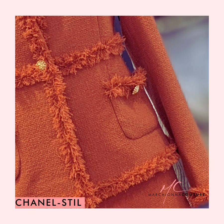 Anzug im Chanel-Stil
